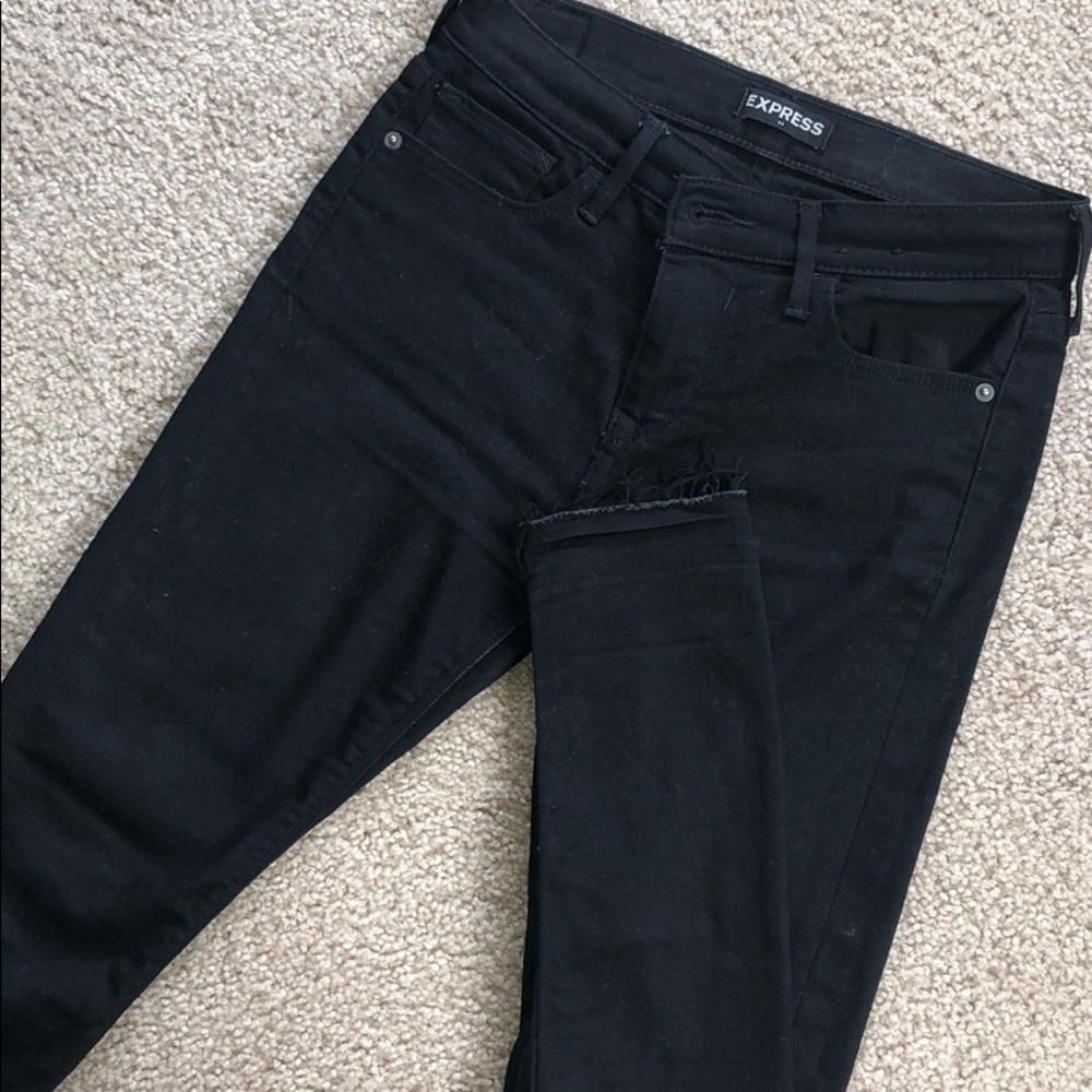 Skinny mid rise black jeans